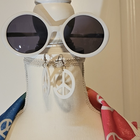 Dreamgirl "Polly Ester" 60's Costume size Medium - Picture 2 of 6